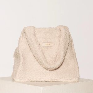 [Coffee Shoppe] “Latte Love” Vegan Sherpa Tote (toasted marshmallow)